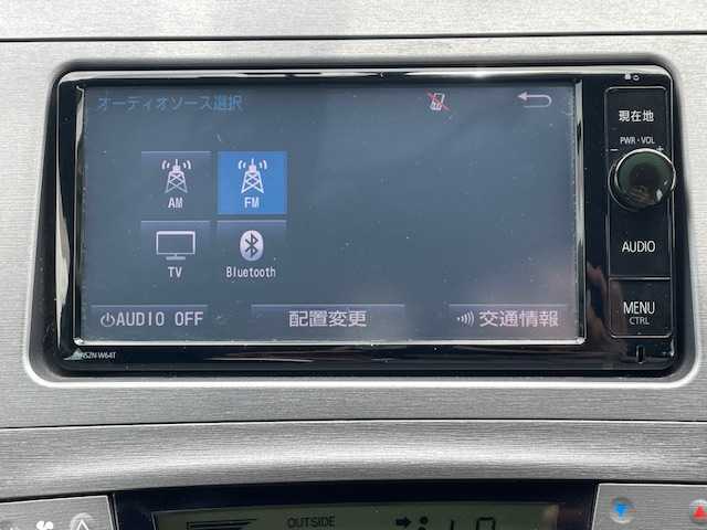 トヨタ プリウス S 静岡県 2015(平27)年 6.7万km ホワイトパールクリスタルシャイン ●純正ナビ/(NSZN-W64T)/(フルセグ/CD/DVD/Bluetooth)/●バックカメラ/●オートライト/●ステリングスイッチ/●ETC/●前方ドライブレコーダー/●純正フロアマット/●W＋サイドSRS＆ABS