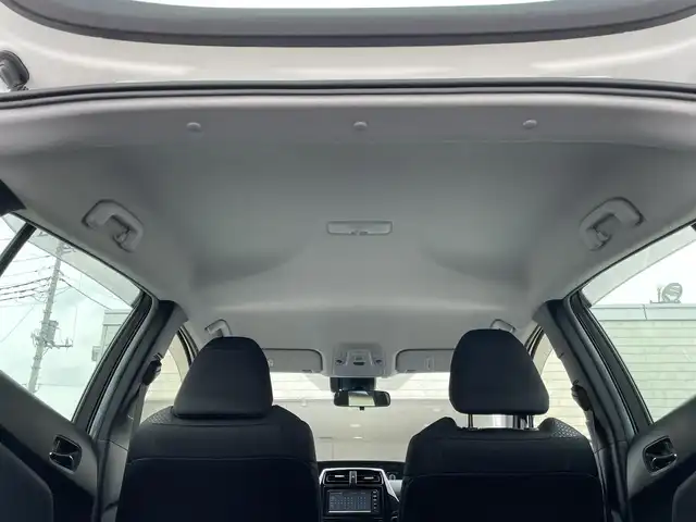 トヨタ プリウス S 群馬県 2020(令2)年 4.1万km スーパーホワイトⅡ 純正ナビ　/フルセグ・Ｂｌｕｅｔｏｏｔｈ・ＣＤ・ＤＶＤ　/バックカメラ　/ビルトインＥＴＣ　/アダプティブクルーズコントロール　/レーンアシスト　/衝突軽減ブレーキ　/オートハイビーム　/純正フロアマット　/純正ＡＷ