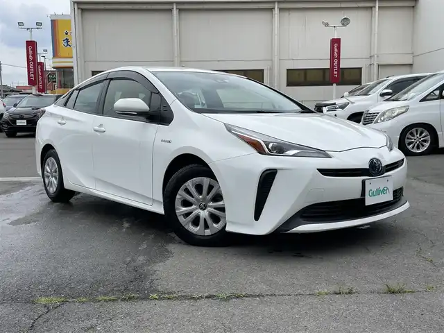 トヨタ プリウス S 群馬県 2020(令2)年 4.1万km スーパーホワイトⅡ 純正ナビ　/フルセグ・Ｂｌｕｅｔｏｏｔｈ・ＣＤ・ＤＶＤ　/バックカメラ　/ビルトインＥＴＣ　/アダプティブクルーズコントロール　/レーンアシスト　/衝突軽減ブレーキ　/オートハイビーム　/純正フロアマット　/純正ＡＷ
