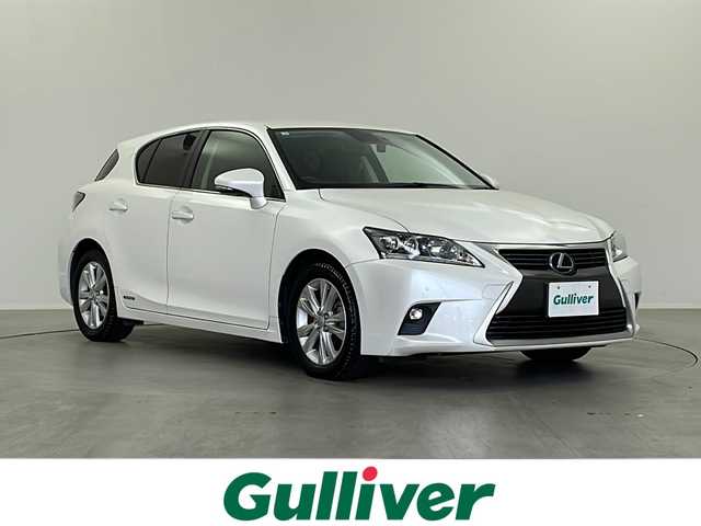 レクサス ＣＴ 200h バージョンC 栃木県 2017(平29)年 3.4万km ソニッククォーツ 純正7インチナビ/AM FM CD SD AUX BT フルセグTV/ETC2.0/レーダークルーズコントロール/前方ドライブレコーダー/侵入センサー/クリアランスソナー/パドルシフト/ステアリングスイッチ/オートライト/LEDヘッドライト/フォグランプ/電動格納ミラー/プッシュスタート/純正16インチアルミホイール/純正フロアマット/スマートキー