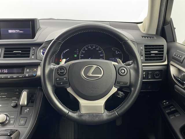 レクサス ＣＴ 200h バージョンC 栃木県 2017(平29)年 3.4万km ソニッククォーツ 純正7インチナビ/AM FM CD SD AUX BT フルセグTV/ETC2.0/レーダークルーズコントロール/前方ドライブレコーダー/侵入センサー/クリアランスソナー/パドルシフト/ステアリングスイッチ/オートライト/LEDヘッドライト/フォグランプ/電動格納ミラー/プッシュスタート/純正16インチアルミホイール/純正フロアマット/スマートキー