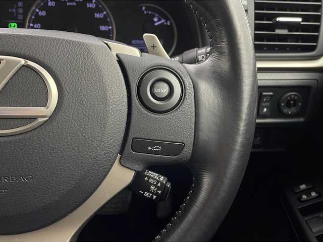 レクサス ＣＴ 200h バージョンC 栃木県 2017(平29)年 3.4万km ソニッククォーツ 純正7インチナビ/AM FM CD SD AUX BT フルセグTV/ETC2.0/レーダークルーズコントロール/前方ドライブレコーダー/侵入センサー/クリアランスソナー/パドルシフト/ステアリングスイッチ/オートライト/LEDヘッドライト/フォグランプ/電動格納ミラー/プッシュスタート/純正16インチアルミホイール/純正フロアマット/スマートキー