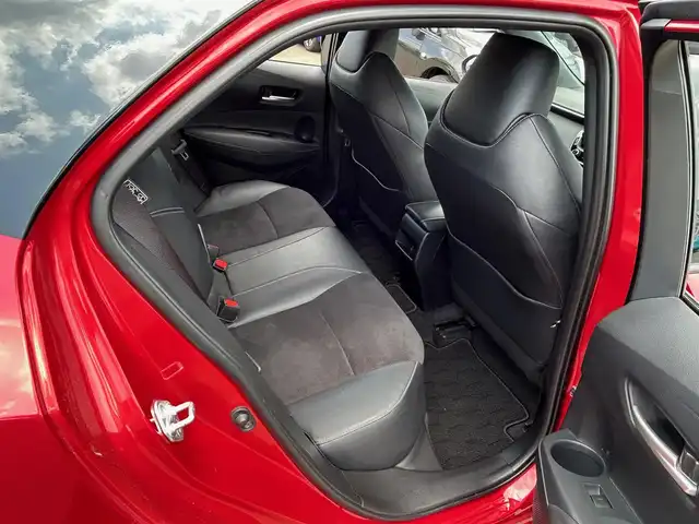 トヨタ カローラ スポーツ G Z 宮城県 2020(令2)年 8万km アティチュードブラックマイカ/ダークブルーマイカメタリック 2トーン 9インチディスプレイオーディオ/6スピーカー/＝＝＝/セーフティセンス/・プリクラッシュセーフティ/・レーンディパーチャーアラート/・ブレーキ制御付クルーズコントロール/・オートマチックハイビーム/・ロードサインアシスト/クリアランスソナー/バックソナー/バックカメラ/ビルトインETC/ハーフレザーシート/シートヒーター/革巻きステアリング/ステアリングスイッチ/電動パーキングブレーキ/ブレーキホールド/LEDヘッドライト/フォグランプ/オートライト/スマートキー＆プッシュスタート/電動格納ミラー/社外18インチAW/フロアマット/ドアバイザー/トノカバー/W/サイド/カーテンエアバッグ