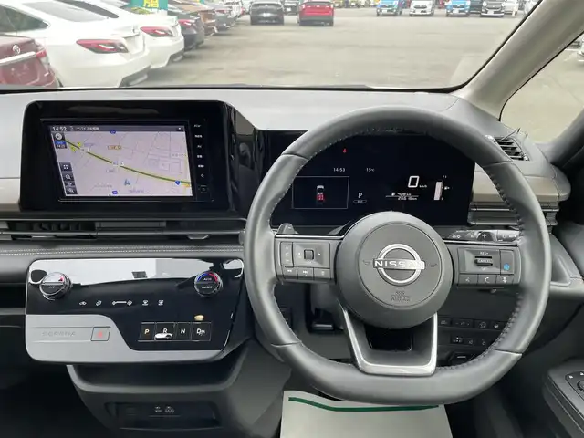 日産 セレナ ハイウェイスター V 石川県 2023(令5)年 2.7万km プリズムホワイト 純正9型メモリーナビ/純正CD/DVD/フルセグTV/バックカメラ/LEDヘッドライト/衝突軽減ブレーキ/プロパイロット/インテリキー/プッシュスタート/電動ミラー/両側パワースライド/純正アルミホイール/コーナーセンサー/オートライト/オートエアコン/保証書
