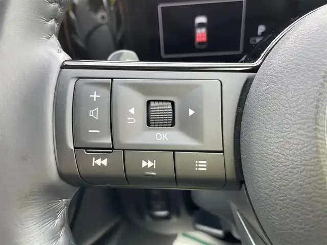 日産 セレナ ハイウェイスター V 石川県 2023(令5)年 2.7万km プリズムホワイト 純正9型メモリーナビ/純正CD/DVD/フルセグTV/バックカメラ/LEDヘッドライト/衝突軽減ブレーキ/プロパイロット/インテリキー/プッシュスタート/電動ミラー/両側パワースライド/純正アルミホイール/コーナーセンサー/オートライト/オートエアコン/保証書