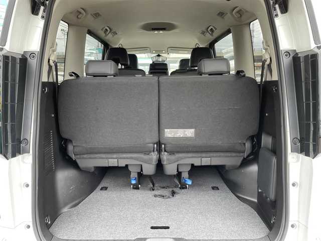 日産 セレナ ハイウェイスター V 石川県 2023(令5)年 2.7万km プリズムホワイト 純正9型メモリーナビ/純正CD/DVD/フルセグTV/バックカメラ/LEDヘッドライト/衝突軽減ブレーキ/プロパイロット/インテリキー/プッシュスタート/電動ミラー/両側パワースライド/純正アルミホイール/コーナーセンサー/オートライト/オートエアコン/保証書