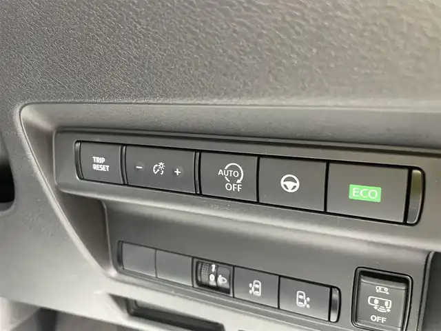 日産 セレナ ハイウェイスター V 石川県 2023(令5)年 2.7万km プリズムホワイト 純正9型メモリーナビ/純正CD/DVD/フルセグTV/バックカメラ/LEDヘッドライト/衝突軽減ブレーキ/プロパイロット/インテリキー/プッシュスタート/電動ミラー/両側パワースライド/純正アルミホイール/コーナーセンサー/オートライト/オートエアコン/保証書
