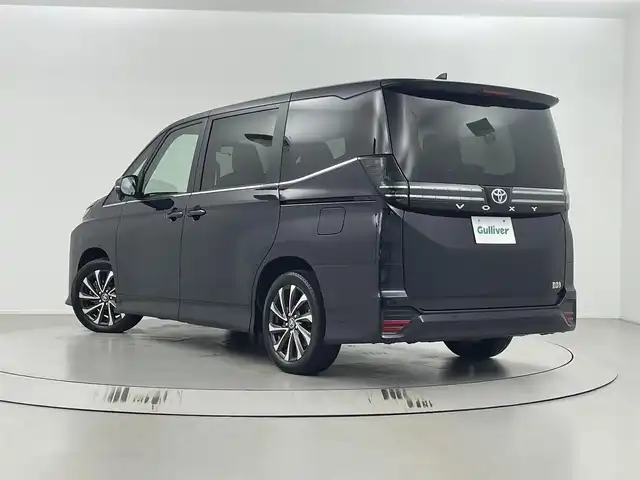 トヨタ ヴォクシー ハイブリッド S－Z 埼玉県 2023(令5)年 2.2万km スパークリングブラックパールクリスタルシャイン 純正ナビ（BT/AM/FM）/フルセグTV/バックカメラ/レーダークルーズコントロール/フリップダウンモニター/プリクラッシュセーフティ/横滑り防止装置/盗難防止装置/レーンキープアシスト/前後コーナーセンサー/LEDヘッドライト/ETC2.0/前後ドライブレコーダー/スマートキー