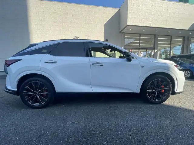 レクサス ＲＸ 350 Fスポーツ 静岡県 2023(令5)年 1.8万km ホワイトノーヴァガラスフレーク ワンオーナー/4WD/パノラマルーフ/純正ナビ/フルセグTV/BT/USB/全方位カメラ/赤革シート/運転席シートメモリー/前席パワーシート/前席シートヒーター/エアシート/パワーバックドア/プリクラッシュセーフティ/レーンキープアシスト/オートハイビーム/レーダークルーズコントロール/ブラインドスポットモニター/クリアランスソナー/前後ドライブレコーダー/AC100V電源/LEDヘッドライト/LEDフォグライト/ビルトインETC2.0/パドルシフト/純正21インチAW/スマートキー×2/保証書/取扱説明書