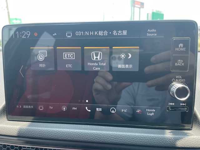ホンダ シビック タイプR 三重県 2025(令7)年 0.2万km クリスタルブラックパール ホンダセンシング/・衝突軽減ブレーキ/・歩行者事故低減ステアリング/・路外逸脱抑制機能/・アダプティブクルーズコントロール/・車線維持支援システム/・近距離衝突軽減ブレーキ/・先行車発進お知らせ機能/・標識認識機能/・オートハイビーム/・ブラインドスポットインフォメーション/・パーキングセンサーシステム/・後退出庫サポート/ホンダコネクトディスプレイ/【ナビ/フルセグ/Bluetooth/USB/スマホ連携】/バックカメラ/ビルトインETC2.0/前後ドライブレコーダー/オートライト/フルLEDヘッドランプ/265/30R19インチ純正AW/プッシュスタート/スマートキー/スペアキー/純正フロアマット