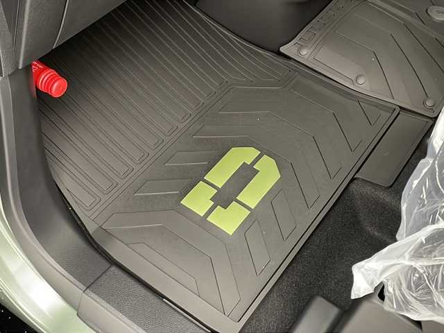 三菱 デリカミニ T プレミアム 宮城県 2025(令7)年 0.1万km未満 緑Ｍ 未使用登録車/４WD/9型ディスプレイオーディオ/（BT/AM/FM/applecarPlay/androidauto）/純正１５インチホイール（25年製国内タイヤ装着）/両側パワースライドドア/アラウンドビューモニター/前後コーナーセンサー/純正フロアマット/パドルシフト（MTモード）/シートヒーター/ステアリングヒーター/スペアキー有/追従クルーズコントロール/MI-PILOT/走行支援/ABS/ヒルディセントコントロール/LEDヘッドライト/LEDフォグランプ/オートライト/横滑り防止装置/衝突被害軽減システム/エアバッグ/アイドリングストップ