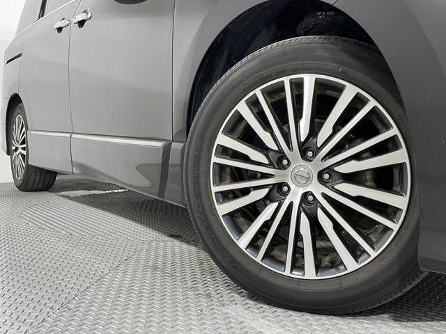 日産 エルグランド 250ハイウェイスターS 広島県 2019(令1)年 5.1万km ファントムブラック 純正9型ナビ/純正フリップダウンモニター/両側パワースライドドア/バックカメラ/インテリジェントクルーズコントロール/エマージェンシーブレーキ/車線逸脱防止支援/ハイビームアシスト/踏み間違い衝突防止アシスト/LEDヘッドランプ/純正18インチAW/ETC/ドライブレコーダー