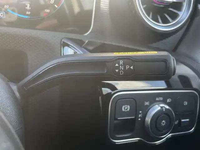 メルセデス・ベンツ Ａ１８０ スタイル AMGライン 東京都 2020(令2)年 1.4万km パール レザーシート/ワンオーナー/純正ナビ/フルセグTV/バックカメラ/シートヒーター/ETC2.0/apple car play/android　auto/LEDヘッドライト/ACC
