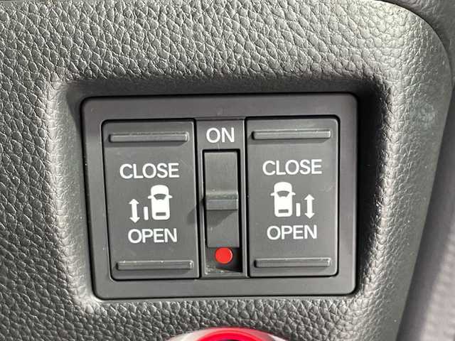 ホンダ Ｎ ＢＯＸ カスタム G L ターボ ホンダセンシング 神奈川県 2020(令2)年 3.5万km プラチナホワイトパール 純正8型SDナビ　Gatherｓ/AM FM CD DVD BT USB iPod SD AppleCarplay/バックカメラ/両側パワースライドドア/ホンダセンシング/アダプティブクルーズコントロール/シートヒーター/純正フロアマット/ステアリングスイッチ/オートマチックハイビーム/オートライト/クリアランスソナー/ETC/パドルシフト/純正15インチAW/LEDヘッドライト/レーンキープアシスト/スマートキー/スペアキー