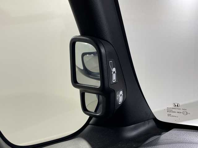 ホンダ Ｎ ＢＯＸ カスタム G L ターボ ホンダセンシング 神奈川県 2020(令2)年 3.5万km プラチナホワイトパール 純正8型SDナビ　Gatherｓ/AM FM CD DVD BT USB iPod SD AppleCarplay/バックカメラ/両側パワースライドドア/ホンダセンシング/アダプティブクルーズコントロール/シートヒーター/純正フロアマット/ステアリングスイッチ/オートマチックハイビーム/オートライト/クリアランスソナー/ETC/パドルシフト/純正15インチAW/LEDヘッドライト/レーンキープアシスト/スマートキー/スペアキー