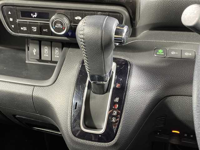 ホンダ Ｎ ＢＯＸ カスタム G L ターボ ホンダセンシング 神奈川県 2020(令2)年 3.5万km プラチナホワイトパール 純正8型SDナビ　Gatherｓ/AM FM CD DVD BT USB iPod SD AppleCarplay/バックカメラ/両側パワースライドドア/ホンダセンシング/アダプティブクルーズコントロール/シートヒーター/純正フロアマット/ステアリングスイッチ/オートマチックハイビーム/オートライト/クリアランスソナー/ETC/パドルシフト/純正15インチAW/LEDヘッドライト/レーンキープアシスト/スマートキー/スペアキー