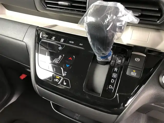 三菱 デリカミニ T プレミアム 愛知県 2025(令7)年 0.1千km 緑Ⅱ 届け出済み未使用車/純正ディスプレイオーディオ/（Bluetooth/AppleCarPlay/AndroidAuto/FM/AM/HDMI）/全方位カメラ/e-Assist/両側パワースライドドア/ハーフレザー/シートヒーター/ステアリングヒーター/電子パーキング/オートホールド/デジタルインナーミラー/オートライト/ダウンヒル/スマートキー/プッシュスタート/スペアキー/ステアリングリモコン/後席サーキュレーター/ロールサンシェード/純正LEDライト/ルーフレール