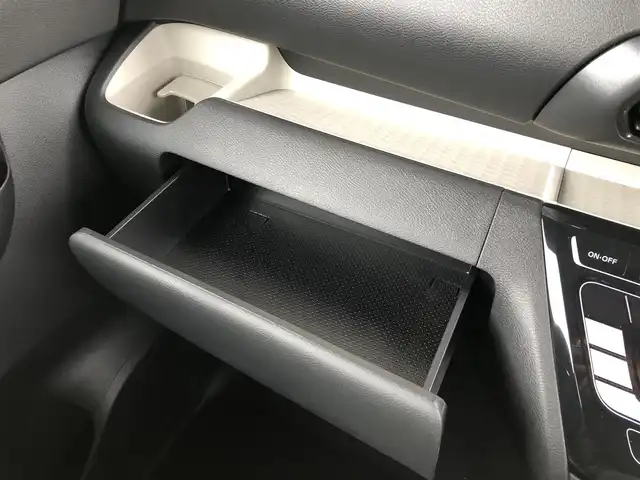 三菱 デリカミニ T プレミアム 愛知県 2025(令7)年 0.1千km 緑Ⅱ 届け出済み未使用車/純正ディスプレイオーディオ/（Bluetooth/AppleCarPlay/AndroidAuto/FM/AM/HDMI）/全方位カメラ/e-Assist/両側パワースライドドア/ハーフレザー/シートヒーター/ステアリングヒーター/電子パーキング/オートホールド/デジタルインナーミラー/オートライト/ダウンヒル/スマートキー/プッシュスタート/スペアキー/ステアリングリモコン/後席サーキュレーター/ロールサンシェード/純正LEDライト/ルーフレール