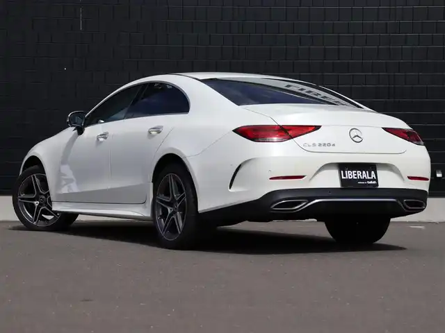 メルセデス・ベンツ ＣＬＳ２２０ｄ スポーツ エクスクルーシブPKG 宮城県 2018(平30)年 7万km ダイヤモンドホワイト エクスクルーシブパッケージ/純正ナビ【ＢＴ／フルセグＴＶ／ＵＳＢ／ＳＤ】/サンルーフ　/アクティブブレーキアシスト/アクティブレーンキープアシスト/レーンチェンジアシスト/ブラインドスポットアシスト/アダプティブクルーズコントロール/黒レザーシート　/ブルメスターサウンドシステム　/前席メモリー付きパワーシート　/全席シートヒーター/前席エアシート　/パヒュームアトマイザー　/ヘッドアップディスプレイ/エアサス　/全方位カメラ/バックカメラ/パドルシフト/ダイヤモンドグリル/アンビエントライト/パワーバックドア/前後ドライブレコーダー/純正19インチAW/LEDヘッドライト/ETC2.0/禁煙車