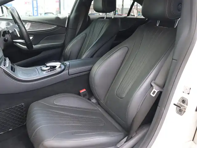 メルセデス・ベンツ ＣＬＳ２２０ｄ スポーツ エクスクルーシブPKG 宮城県 2018(平30)年 7万km ダイヤモンドホワイト エクスクルーシブパッケージ/純正ナビ【ＢＴ／フルセグＴＶ／ＵＳＢ／ＳＤ】/サンルーフ　/アクティブブレーキアシスト/アクティブレーンキープアシスト/レーンチェンジアシスト/ブラインドスポットアシスト/アダプティブクルーズコントロール/黒レザーシート　/ブルメスターサウンドシステム　/前席メモリー付きパワーシート　/全席シートヒーター/前席エアシート　/パヒュームアトマイザー　/ヘッドアップディスプレイ/エアサス　/全方位カメラ/バックカメラ/パドルシフト/ダイヤモンドグリル/アンビエントライト/パワーバックドア/前後ドライブレコーダー/純正19インチAW/LEDヘッドライト/ETC2.0/禁煙車