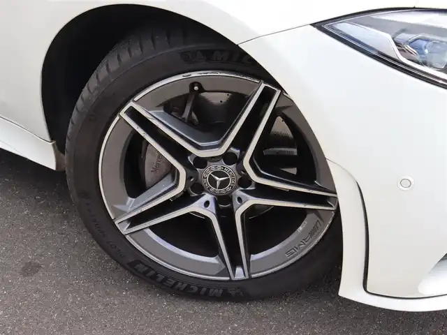 メルセデス・ベンツ ＣＬＳ２２０ｄ スポーツ エクスクルーシブPKG 宮城県 2018(平30)年 7万km ダイヤモンドホワイト エクスクルーシブパッケージ/純正ナビ【ＢＴ／フルセグＴＶ／ＵＳＢ／ＳＤ】/サンルーフ　/アクティブブレーキアシスト/アクティブレーンキープアシスト/レーンチェンジアシスト/ブラインドスポットアシスト/アダプティブクルーズコントロール/黒レザーシート　/ブルメスターサウンドシステム　/前席メモリー付きパワーシート　/全席シートヒーター/前席エアシート　/パヒュームアトマイザー　/ヘッドアップディスプレイ/エアサス　/全方位カメラ/バックカメラ/パドルシフト/ダイヤモンドグリル/アンビエントライト/パワーバックドア/前後ドライブレコーダー/純正19インチAW/LEDヘッドライト/ETC2.0/禁煙車
