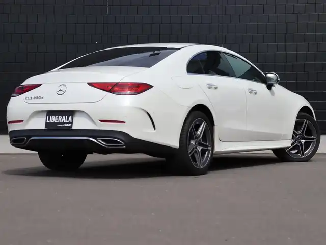 メルセデス・ベンツ ＣＬＳ２２０ｄ スポーツ エクスクルーシブPKG 宮城県 2018(平30)年 7万km ダイヤモンドホワイト エクスクルーシブパッケージ/純正ナビ【ＢＴ／フルセグＴＶ／ＵＳＢ／ＳＤ】/サンルーフ　/アクティブブレーキアシスト/アクティブレーンキープアシスト/レーンチェンジアシスト/ブラインドスポットアシスト/アダプティブクルーズコントロール/黒レザーシート　/ブルメスターサウンドシステム　/前席メモリー付きパワーシート　/全席シートヒーター/前席エアシート　/パヒュームアトマイザー　/ヘッドアップディスプレイ/エアサス　/全方位カメラ/バックカメラ/パドルシフト/ダイヤモンドグリル/アンビエントライト/パワーバックドア/前後ドライブレコーダー/純正19インチAW/LEDヘッドライト/ETC2.0/禁煙車