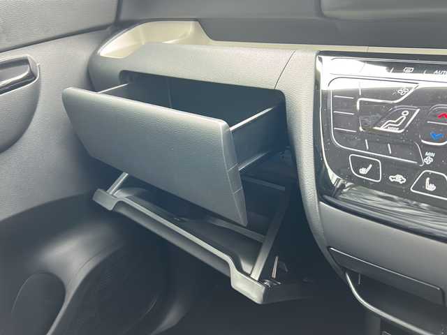 三菱 デリカミニ T プレミアム 岐阜県 2025(令7)年 0.1千km ナチュラルアイボリーメタリック 登録時走行距離13km/ワンオーナー/純正9型ディスプレイオーディオ/全方位カメラ・バックカメラ/Blue tooth・USB入力端子・iPod・AUX/衝突被害軽減システム/コーナーセンサー後方/LEDヘッドライト/オートライト/レーダークルーズコントロール/レーンキープアシスト/横滑り防止装置/盗難防止装置/純正15アルミホイール/エアバッグ運転席・助手席+サイド/ハーフレザーシート/シートヒーター前席/ベンチシート/フルフラットシート/両側パワースライドドア/プッシュスタート/スマートキー/ターボ車/ステアリングヒーター/保証書/取扱説明書/記録簿