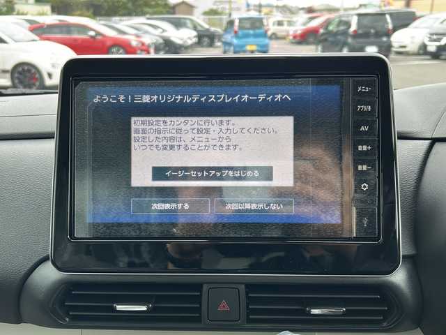 三菱 デリカミニ T プレミアム 岐阜県 2025(令7)年 0.1千km ナチュラルアイボリーメタリック 登録時走行距離13km/ワンオーナー/純正9型ディスプレイオーディオ/全方位カメラ・バックカメラ/Blue tooth・USB入力端子・iPod・AUX/衝突被害軽減システム/コーナーセンサー後方/LEDヘッドライト/オートライト/レーダークルーズコントロール/レーンキープアシスト/横滑り防止装置/盗難防止装置/純正15アルミホイール/エアバッグ運転席・助手席+サイド/ハーフレザーシート/シートヒーター前席/ベンチシート/フルフラットシート/両側パワースライドドア/プッシュスタート/スマートキー/ターボ車/ステアリングヒーター/保証書/取扱説明書/記録簿