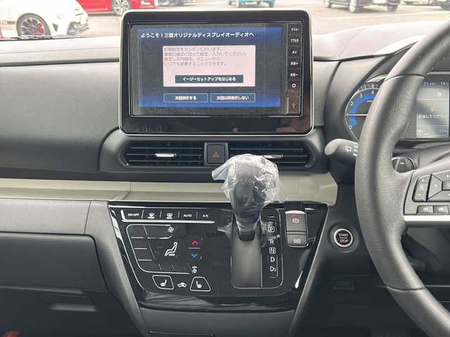 三菱 デリカミニ T プレミアム 岐阜県 2025(令7)年 0.1千km ナチュラルアイボリーメタリック 登録時走行距離13km/ワンオーナー/純正9型ディスプレイオーディオ/全方位カメラ・バックカメラ/Blue tooth・USB入力端子・iPod・AUX/衝突被害軽減システム/コーナーセンサー後方/LEDヘッドライト/オートライト/レーダークルーズコントロール/レーンキープアシスト/横滑り防止装置/盗難防止装置/純正15アルミホイール/エアバッグ運転席・助手席+サイド/ハーフレザーシート/シートヒーター前席/ベンチシート/フルフラットシート/両側パワースライドドア/プッシュスタート/スマートキー/ターボ車/ステアリングヒーター/保証書/取扱説明書/記録簿