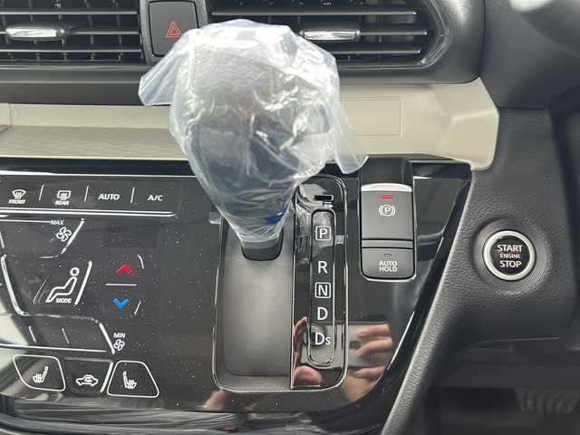 三菱 デリカミニ T プレミアム 岐阜県 2025(令7)年 0.1千km ナチュラルアイボリーメタリック 登録時走行距離13km/ワンオーナー/純正9型ディスプレイオーディオ/全方位カメラ・バックカメラ/Blue tooth・USB入力端子・iPod・AUX/衝突被害軽減システム/コーナーセンサー後方/LEDヘッドライト/オートライト/レーダークルーズコントロール/レーンキープアシスト/横滑り防止装置/盗難防止装置/純正15アルミホイール/エアバッグ運転席・助手席+サイド/ハーフレザーシート/シートヒーター前席/ベンチシート/フルフラットシート/両側パワースライドドア/プッシュスタート/スマートキー/ターボ車/ステアリングヒーター/保証書/取扱説明書/記録簿