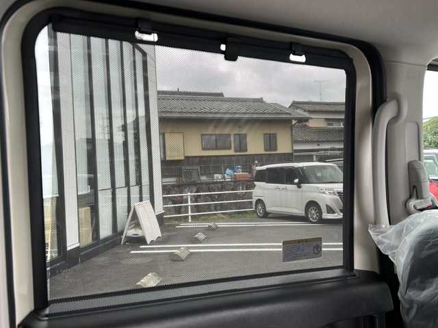 三菱 デリカミニ T プレミアム 岐阜県 2025(令7)年 0.1千km ナチュラルアイボリーメタリック 登録時走行距離13km/ワンオーナー/純正9型ディスプレイオーディオ/全方位カメラ・バックカメラ/Blue tooth・USB入力端子・iPod・AUX/衝突被害軽減システム/コーナーセンサー後方/LEDヘッドライト/オートライト/レーダークルーズコントロール/レーンキープアシスト/横滑り防止装置/盗難防止装置/純正15アルミホイール/エアバッグ運転席・助手席+サイド/ハーフレザーシート/シートヒーター前席/ベンチシート/フルフラットシート/両側パワースライドドア/プッシュスタート/スマートキー/ターボ車/ステアリングヒーター/保証書/取扱説明書/記録簿