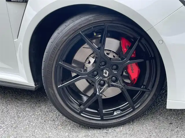 ルノー ルノー メガーヌ R．S．ウルティム 神奈川県 2023(令5)年 1万km パール 世界1976台限定/6MT/純正レカロシート/BOSEスピーカー/カーボンルーフ/純正19インチAW/ブレンボブレーキ/純正ディスプレイオーディオ/AppleCarPlay/バックモニター/ETC2.0/前後ドライブレコーダー/レーダークルーズコントロール/衝突軽減ブレーキ/LKA/標識検知/コーナーセンサー/LEDライト/LEDフォグ/オート電格/プッシュスタート/スマートキー×2/R6年ディーラー整備記録/保証書・取説あり