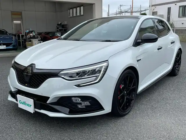 ルノー ルノー メガーヌ R．S．ウルティム 神奈川県 2023(令5)年 1万km パール 世界1976台限定/6MT/純正レカロシート/BOSEスピーカー/カーボンルーフ/純正19インチAW/ブレンボブレーキ/純正ディスプレイオーディオ/AppleCarPlay/バックモニター/ETC2.0/前後ドライブレコーダー/レーダークルーズコントロール/衝突軽減ブレーキ/LKA/標識検知/コーナーセンサー/LEDライト/LEDフォグ/オート電格/プッシュスタート/スマートキー×2/R6年ディーラー整備記録/保証書・取説あり