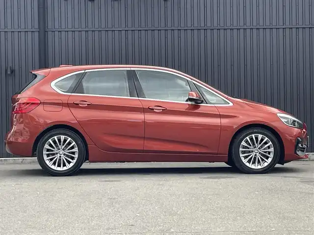 ＢＭＷ ２１８ｄ アクティブツアラー ラグジュアリー 福島県 2018(平30)年 5.5万km サンセットオレンジ 純正HDDナビ/DVD/CD/USB/Bluetooth/バックカメラ/インテリジェントセーフティ/コンフォートアクセス/前後コーナーセンサー/オイスター・ダコタレザーシート/パワーシート/シートヒーター/LEDライト/アンビエントライト/パワーバックドア/フットオープナー/ウッドトリム/スマートキー×2/プッシュスタート/ETC2.0/新車時保証書/取扱説明書