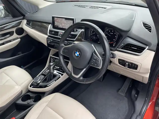 ＢＭＷ ２１８ｄ アクティブツアラー ラグジュアリー 福島県 2018(平30)年 5.5万km サンセットオレンジ 純正HDDナビ/DVD/CD/USB/Bluetooth/バックカメラ/インテリジェントセーフティ/コンフォートアクセス/前後コーナーセンサー/オイスター・ダコタレザーシート/パワーシート/シートヒーター/LEDライト/アンビエントライト/パワーバックドア/フットオープナー/ウッドトリム/スマートキー×2/プッシュスタート/ETC2.0/新車時保証書/取扱説明書