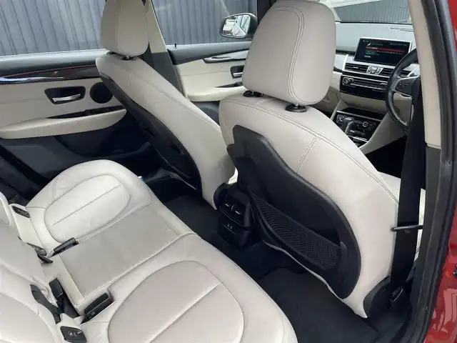 ＢＭＷ ２１８ｄ アクティブツアラー ラグジュアリー 福島県 2018(平30)年 5.5万km サンセットオレンジ 純正HDDナビ/DVD/CD/USB/Bluetooth/バックカメラ/インテリジェントセーフティ/コンフォートアクセス/前後コーナーセンサー/オイスター・ダコタレザーシート/パワーシート/シートヒーター/LEDライト/アンビエントライト/パワーバックドア/フットオープナー/ウッドトリム/スマートキー×2/プッシュスタート/ETC2.0/新車時保証書/取扱説明書