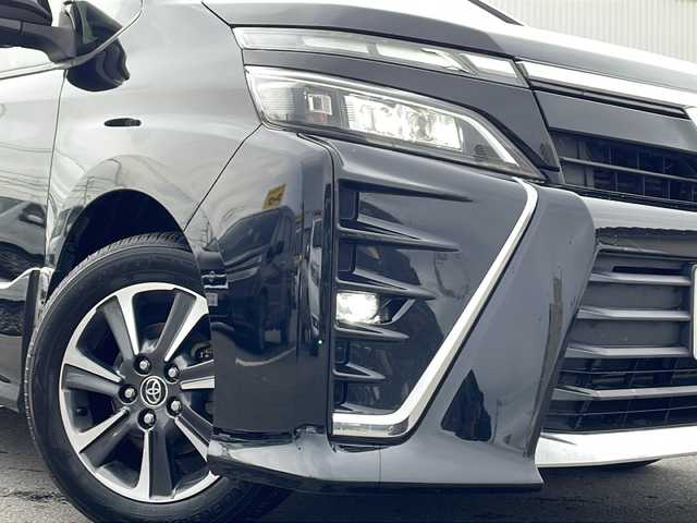 トヨタ ヴォクシー ZS 道北・旭川 2017(平29)年 16万km ブラック /4WD//禁煙車//寒冷地仕様//純正SDナビ//CD/DVD/SD/MSV/BT/フルセグ//アルパインフリップダウンモニター//バックカメラ//PCS//LDA//クルーズコントロール//アイドリングストップ//左側パワースライドドア//オートハイビーム//オートライト//LEDヘッドライト//フォグライト//純正エンジンスターター//全方位ドライブレコーダー//ETC//フロントデアイサー//純正フロアマット//ドアバイザー
