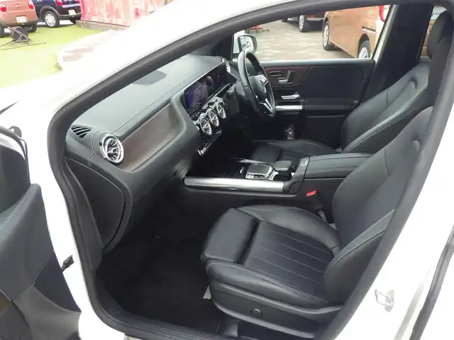 メルセデス・ベンツ Ｂ２００ｄ 千葉県 2020(令2)年 3.7万km ポーラホワイト アクティブブレーキアシスト/アクティブレーンキーピングアシスト/レーンチェンジアシスト/ブラインドスポットアシスト/アテンションアシスト/パワーバックドア/ブラックレザーシート/前席パワーシート/シートヒーター/純正ナビ/地デジTV/【Bluetooth接続】/360°カメラ/革巻きステアリング/ステアリングスイッチ/ETC/LEDヘッドライト/ウインカーミラー/純正17インチアルミホイル/サイド/カーテンエアバッグ/キーレスゴー