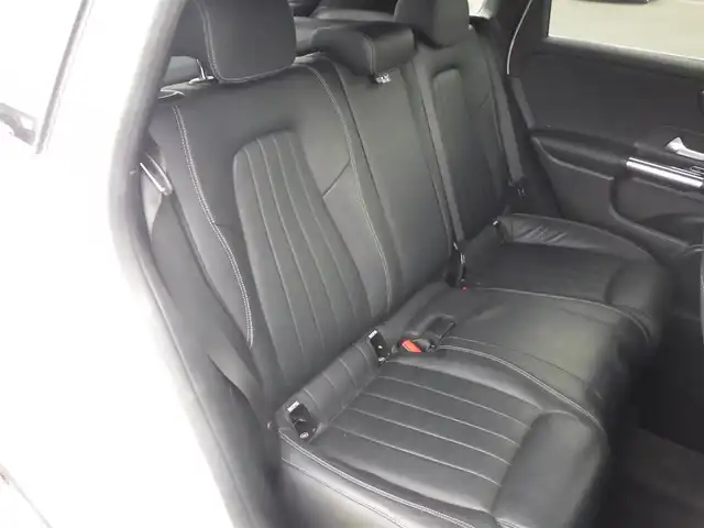 メルセデス・ベンツ Ｂ２００ｄ 千葉県 2020(令2)年 3.7万km ポーラホワイト アクティブブレーキアシスト/アクティブレーンキーピングアシスト/レーンチェンジアシスト/ブラインドスポットアシスト/アテンションアシスト/パワーバックドア/ブラックレザーシート/前席パワーシート/シートヒーター/純正ナビ/地デジTV/【Bluetooth接続】/360°カメラ/革巻きステアリング/ステアリングスイッチ/ETC/LEDヘッドライト/ウインカーミラー/純正17インチアルミホイル/サイド/カーテンエアバッグ/キーレスゴー