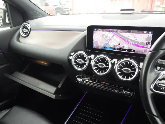 メルセデス・ベンツ Ｂ２００ｄ 千葉県 2020(令2)年 3.7万km ポーラホワイト アクティブブレーキアシスト/アクティブレーンキーピングアシスト/レーンチェンジアシスト/ブラインドスポットアシスト/アテンションアシスト/パワーバックドア/ブラックレザーシート/前席パワーシート/シートヒーター/純正ナビ/地デジTV/【Bluetooth接続】/360°カメラ/革巻きステアリング/ステアリングスイッチ/ETC/LEDヘッドライト/ウインカーミラー/純正17インチアルミホイル/サイド/カーテンエアバッグ/キーレスゴー