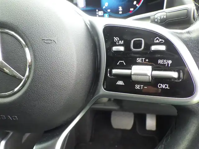 メルセデス・ベンツ Ｂ２００ｄ 千葉県 2020(令2)年 3.7万km ポーラホワイト アクティブブレーキアシスト/アクティブレーンキーピングアシスト/レーンチェンジアシスト/ブラインドスポットアシスト/アテンションアシスト/パワーバックドア/ブラックレザーシート/前席パワーシート/シートヒーター/純正ナビ/地デジTV/【Bluetooth接続】/360°カメラ/革巻きステアリング/ステアリングスイッチ/ETC/LEDヘッドライト/ウインカーミラー/純正17インチアルミホイル/サイド/カーテンエアバッグ/キーレスゴー