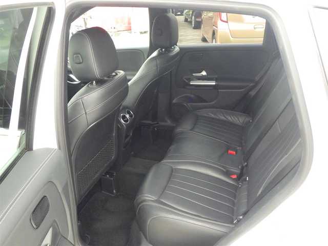 メルセデス・ベンツ Ｂ２００ｄ 千葉県 2020(令2)年 3.7万km ポーラホワイト アクティブブレーキアシスト/アクティブレーンキーピングアシスト/レーンチェンジアシスト/ブラインドスポットアシスト/アテンションアシスト/パワーバックドア/ブラックレザーシート/前席パワーシート/シートヒーター/純正ナビ/地デジTV/【Bluetooth接続】/360°カメラ/革巻きステアリング/ステアリングスイッチ/ETC/LEDヘッドライト/ウインカーミラー/純正17インチアルミホイル/サイド/カーテンエアバッグ/キーレスゴー