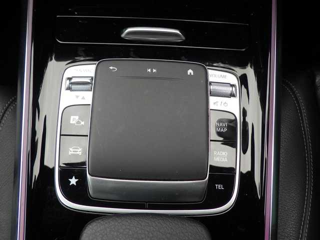 メルセデス・ベンツ Ｂ２００ｄ 千葉県 2020(令2)年 3.7万km ポーラホワイト アクティブブレーキアシスト/アクティブレーンキーピングアシスト/レーンチェンジアシスト/ブラインドスポットアシスト/アテンションアシスト/パワーバックドア/ブラックレザーシート/前席パワーシート/シートヒーター/純正ナビ/地デジTV/【Bluetooth接続】/360°カメラ/革巻きステアリング/ステアリングスイッチ/ETC/LEDヘッドライト/ウインカーミラー/純正17インチアルミホイル/サイド/カーテンエアバッグ/キーレスゴー