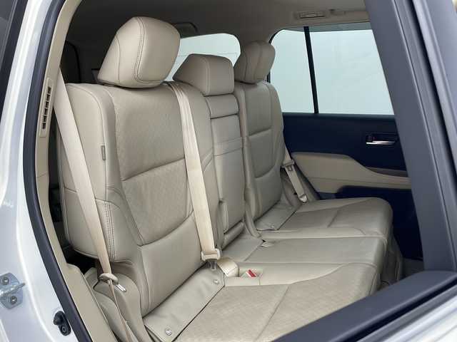 トヨタ ランドクルーザー ZX 兵庫県 2023(令5)年 1.3万km プレシャスホワイトパール ・９インチディスプレイオーディオ/USB/Bluetooth/Apple CarPlay/Miracast/・パノラミックビューモニター/・ビルトインETC2.0/・ムーンルーフ/・モデリスタエアロ(F.R)/・Toyota　Safety　Sense/プリクラッシュセーフティ/レーントレーシングアシスト/ドライバー異常対応システム/レーダークルーズコントロール/ロードサインアシスト/アダプティブハイビームシステム/・ブラインドスポットモニター/・先行車発進告知機能/・パーキングサポートブレーキ/・クリアランスソナー/・ふらつき検知機能/・レザーシート/・前席パワーシート/・ウッド調コンビステアリング/・１，２列目シートヒーター/・１，２列目ベンチレーション/・ステアリングヒーター/・ステアリングスイッチ/・ハンズフリーパワーバックドア/・センターデフロック/・ダウンヒルアシストコントロール/・ヒルスタートアシストコントロール/・マルチテレインセレクト/・ＬＥＤヘッドライト/・フォグランプ/・オートライト