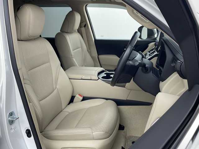 トヨタ ランドクルーザー ZX 兵庫県 2023(令5)年 1.3万km プレシャスホワイトパール ・９インチディスプレイオーディオ/USB/Bluetooth/Apple CarPlay/Miracast/・パノラミックビューモニター/・ビルトインETC2.0/・ムーンルーフ/・モデリスタエアロ(F.R)/・Toyota　Safety　Sense/プリクラッシュセーフティ/レーントレーシングアシスト/ドライバー異常対応システム/レーダークルーズコントロール/ロードサインアシスト/アダプティブハイビームシステム/・ブラインドスポットモニター/・先行車発進告知機能/・パーキングサポートブレーキ/・クリアランスソナー/・ふらつき検知機能/・レザーシート/・前席パワーシート/・ウッド調コンビステアリング/・１，２列目シートヒーター/・１，２列目ベンチレーション/・ステアリングヒーター/・ステアリングスイッチ/・ハンズフリーパワーバックドア/・センターデフロック/・ダウンヒルアシストコントロール/・ヒルスタートアシストコントロール/・マルチテレインセレクト/・ＬＥＤヘッドライト/・フォグランプ/・オートライト