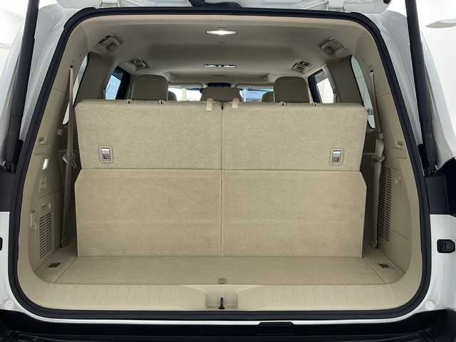 トヨタ ランドクルーザー ZX 兵庫県 2023(令5)年 1.3万km プレシャスホワイトパール ・９インチディスプレイオーディオ/USB/Bluetooth/Apple CarPlay/Miracast/・パノラミックビューモニター/・ビルトインETC2.0/・ムーンルーフ/・モデリスタエアロ(F.R)/・Toyota　Safety　Sense/プリクラッシュセーフティ/レーントレーシングアシスト/ドライバー異常対応システム/レーダークルーズコントロール/ロードサインアシスト/アダプティブハイビームシステム/・ブラインドスポットモニター/・先行車発進告知機能/・パーキングサポートブレーキ/・クリアランスソナー/・ふらつき検知機能/・レザーシート/・前席パワーシート/・ウッド調コンビステアリング/・１，２列目シートヒーター/・１，２列目ベンチレーション/・ステアリングヒーター/・ステアリングスイッチ/・ハンズフリーパワーバックドア/・センターデフロック/・ダウンヒルアシストコントロール/・ヒルスタートアシストコントロール/・マルチテレインセレクト/・ＬＥＤヘッドライト/・フォグランプ/・オートライト