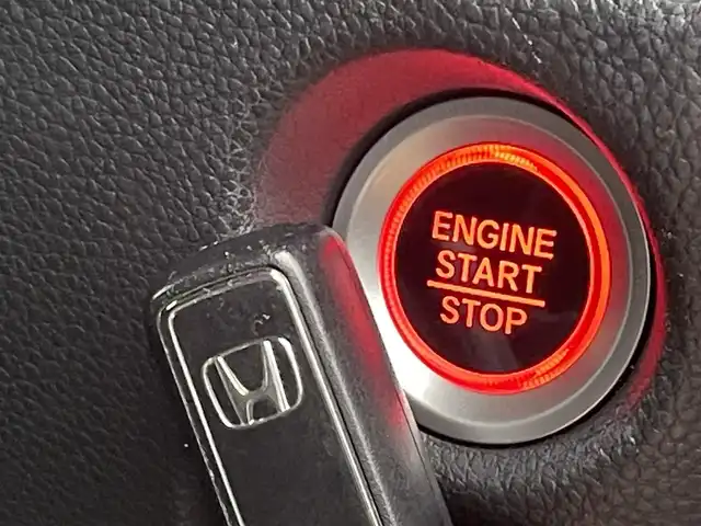 ホンダ Ｎ ＢＯＸ カスタム G L ホンダセンシング 福岡県 2018(平30)年 4.7万km プラチナホワイトパール ホンダセンシング　/バックカメラ　/両側パワースライドドア/前後ドラレコ　/ＡＣＣ　/レーンキープアシスト　/エマージェンシーブレーキ　/ステアリングスイッチ /ビルドインETC /LEDオートライト/オートハイビーム /USB充電/電格ミラー/スマートキー/プッシュスタート