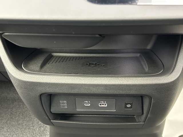 日産 セレナ e－パワー ハイウェイスター V 愛知県 2025(令7)年 0.1千km ホワイト 登録済未使用車/12.3インチ日産コネクトナビ/・フルセグ/・Bluetooth/・Applecarplay/・androidauto/前後ドライブレコーダー/インテリジェント アラウンドビューモニター/ビルトインETC2.0/インテリジェントルームミラー/ワイヤレス充電器/アダプティブLEDヘッドライト/プロパイロット/インテリジェントエマージェンシーブレーキ/インテリジェントクルーズコントロール/先行車発信おしらせ/標識検知/車線維持支援/車線逸脱防止支援/電動パーキングブレーキ