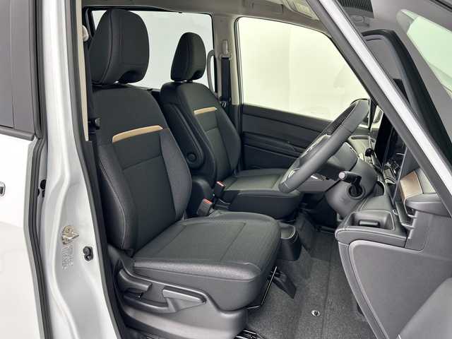 日産 セレナ e－パワー ハイウェイスター V 愛知県 2025(令7)年 0.1千km ホワイト 登録済未使用車/12.3インチ日産コネクトナビ/・フルセグ/・Bluetooth/・Applecarplay/・androidauto/前後ドライブレコーダー/インテリジェント アラウンドビューモニター/ビルトインETC2.0/インテリジェントルームミラー/ワイヤレス充電器/アダプティブLEDヘッドライト/プロパイロット/インテリジェントエマージェンシーブレーキ/インテリジェントクルーズコントロール/先行車発信おしらせ/標識検知/車線維持支援/車線逸脱防止支援/電動パーキングブレーキ