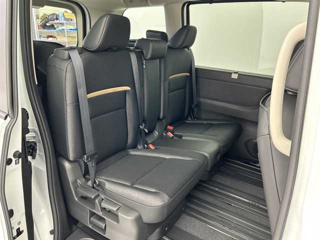 日産 セレナ e－パワー ハイウェイスター V 愛知県 2025(令7)年 0.1千km ホワイト 登録済未使用車/12.3インチ日産コネクトナビ/・フルセグ/・Bluetooth/・Applecarplay/・androidauto/前後ドライブレコーダー/インテリジェント アラウンドビューモニター/ビルトインETC2.0/インテリジェントルームミラー/ワイヤレス充電器/アダプティブLEDヘッドライト/プロパイロット/インテリジェントエマージェンシーブレーキ/インテリジェントクルーズコントロール/先行車発信おしらせ/標識検知/車線維持支援/車線逸脱防止支援/電動パーキングブレーキ